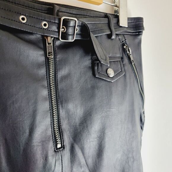 Guess Pleather NWOT rocker biker bad b*tch pencil skirt - Picture 2 of 11